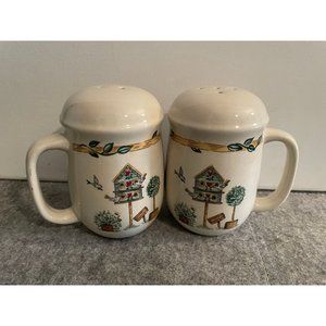 Vintage Thomas Birdhouse Design Salt and Pepper Shakers  #791